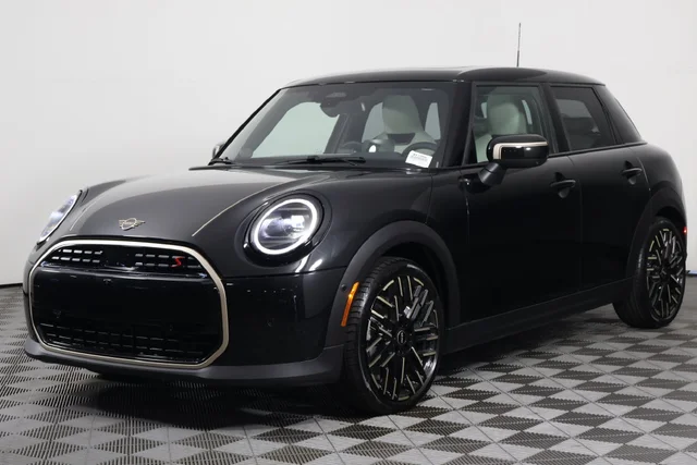 2026 MINI 4 Door Iconic