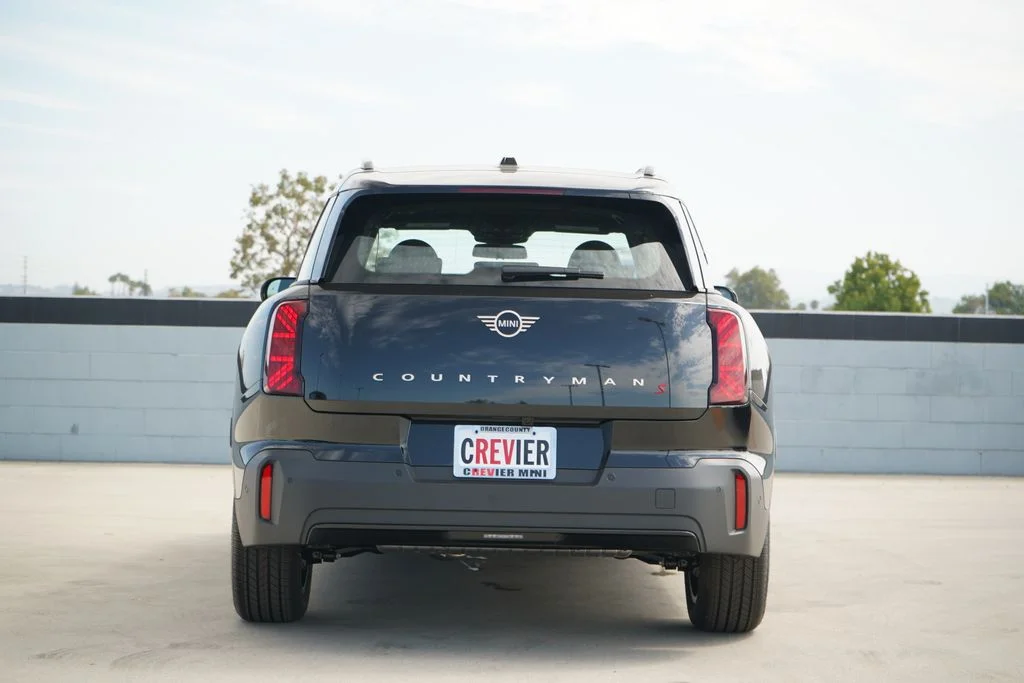 New 2027 Black MINI Signature Plus image 4