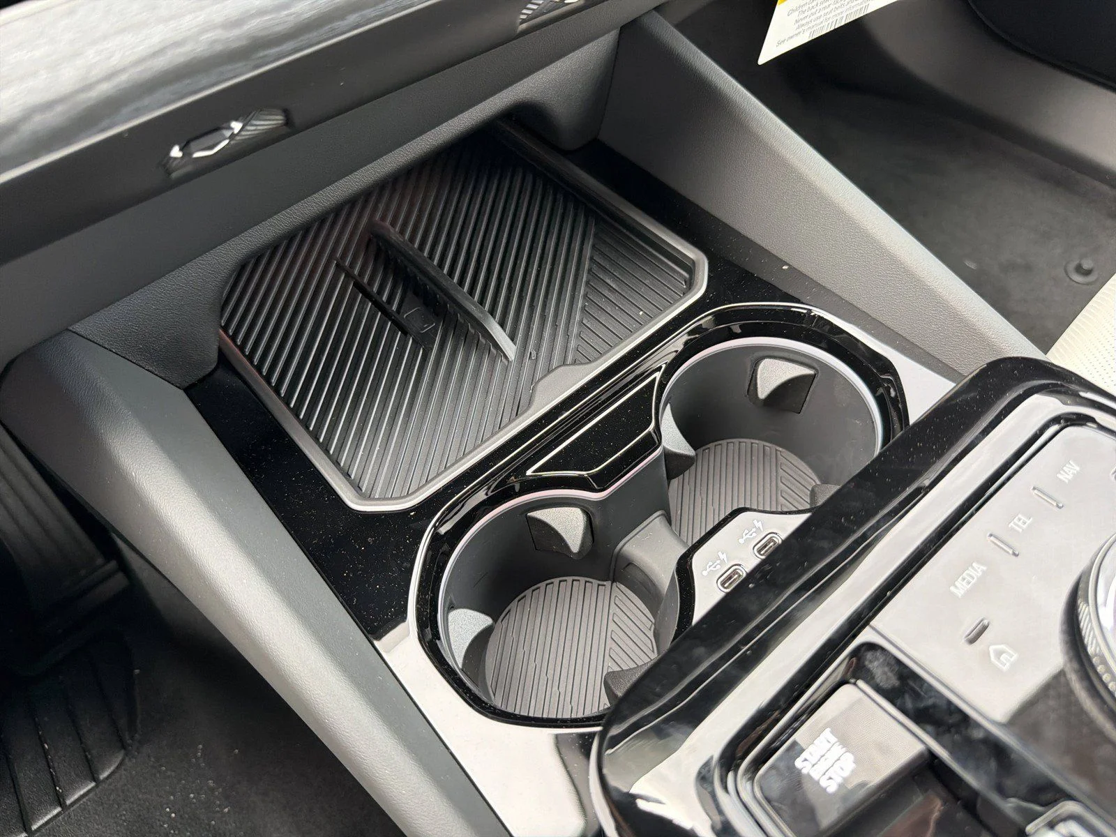 New 2027 Black Sapphire Metallic BMW 530i xDrive image 37