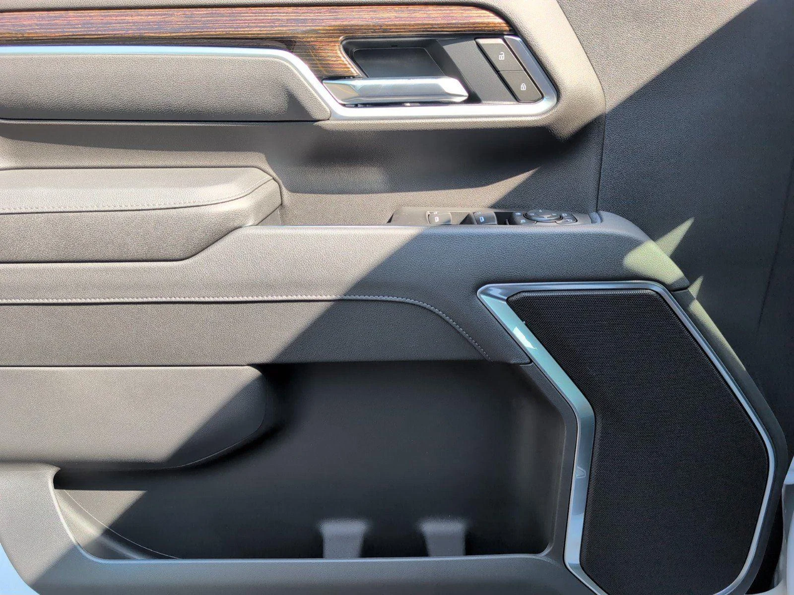 New 2026 Summit White GMC SLE image 20
