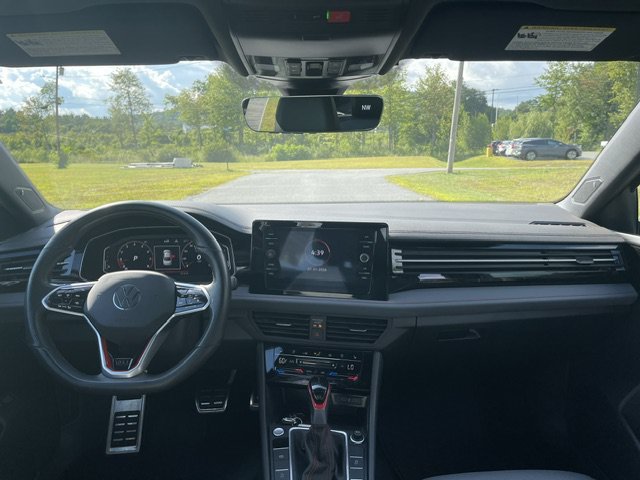 Used 2025 Black Volkswagen Autobahn image 9