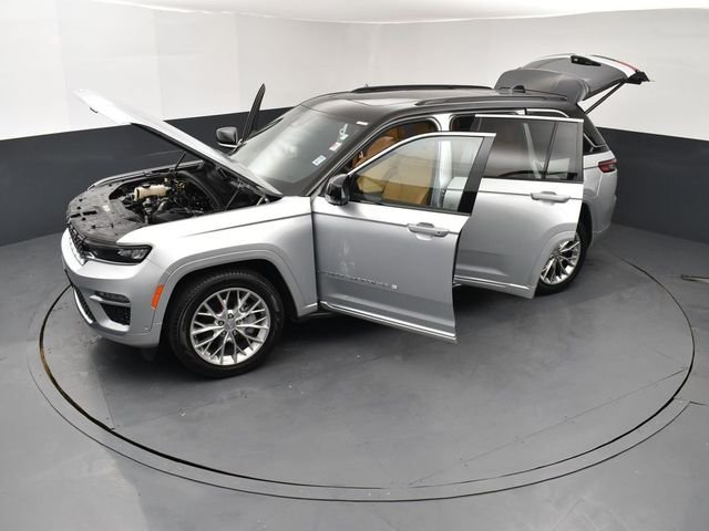 Used 2024 Silver Jeep Summit image 27