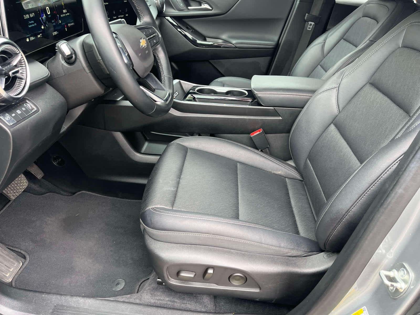 Used 2025 Sterling Gray Metallic Chevrolet LT image 20
