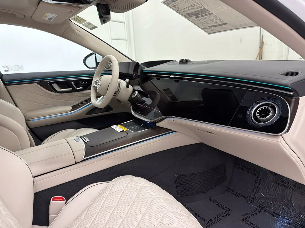 New 2027 White Mercedes-Benz S 580 image 31