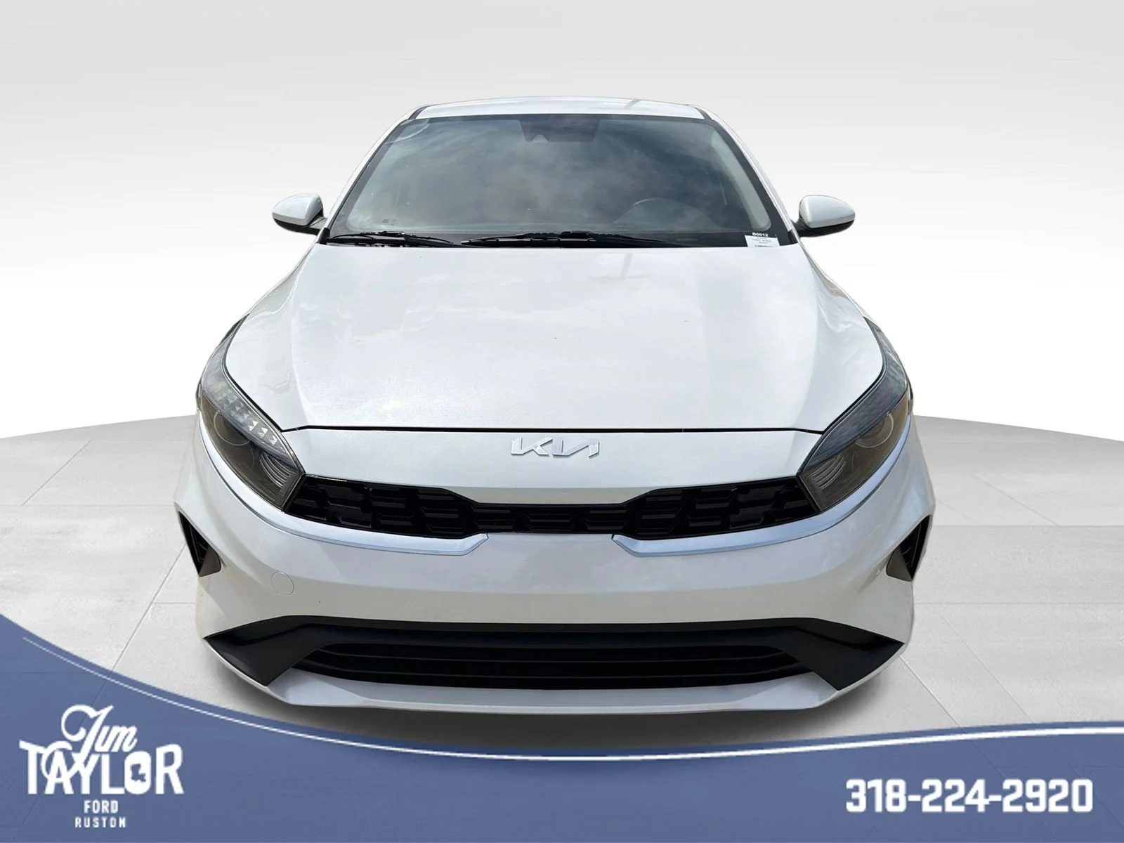 Used 2023 Snow White Pearl Kia LXS image 9