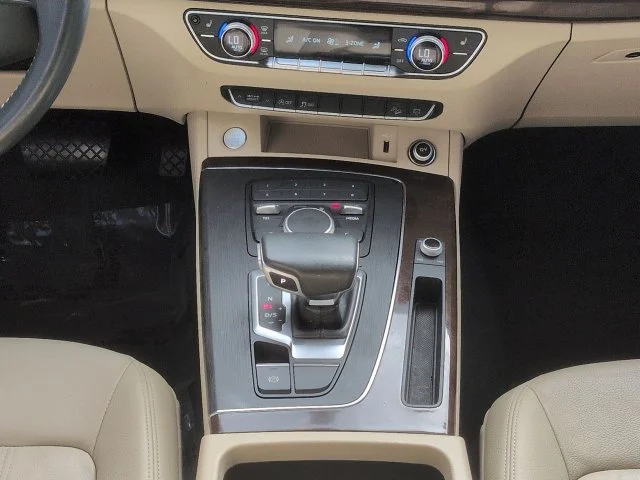 Used 2019 Mythos Black Metallic Audi 2.0T Premium image 20