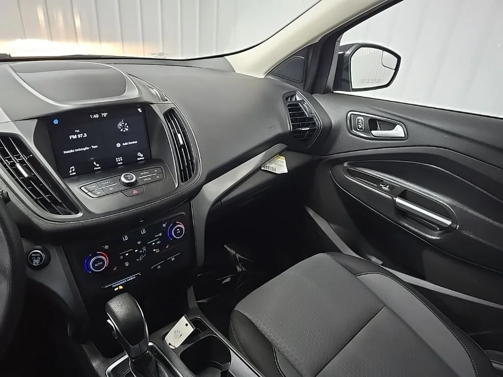 Used 2019 Black Metallic Ford SE image 29