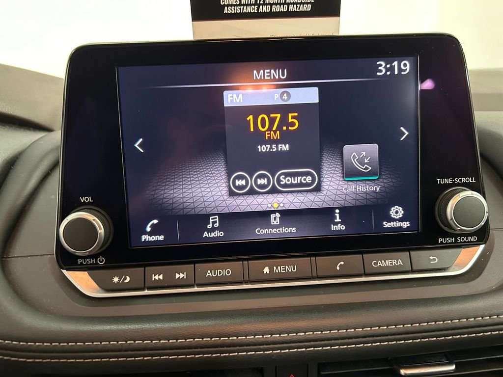 Used 2023 Gray Nissan S image 11