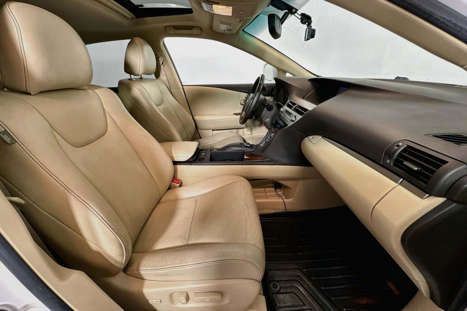 Used 2013 Starfire Pearl Lexus  image 26