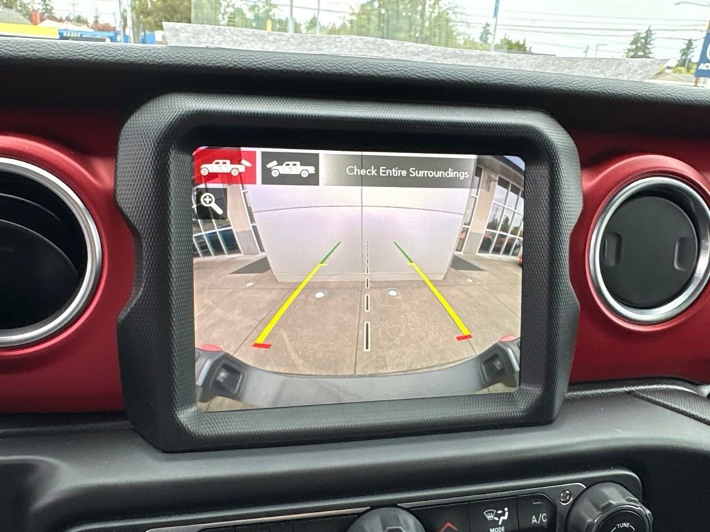 Used 2022 Green Clearcoat Jeep Rubicon image 18