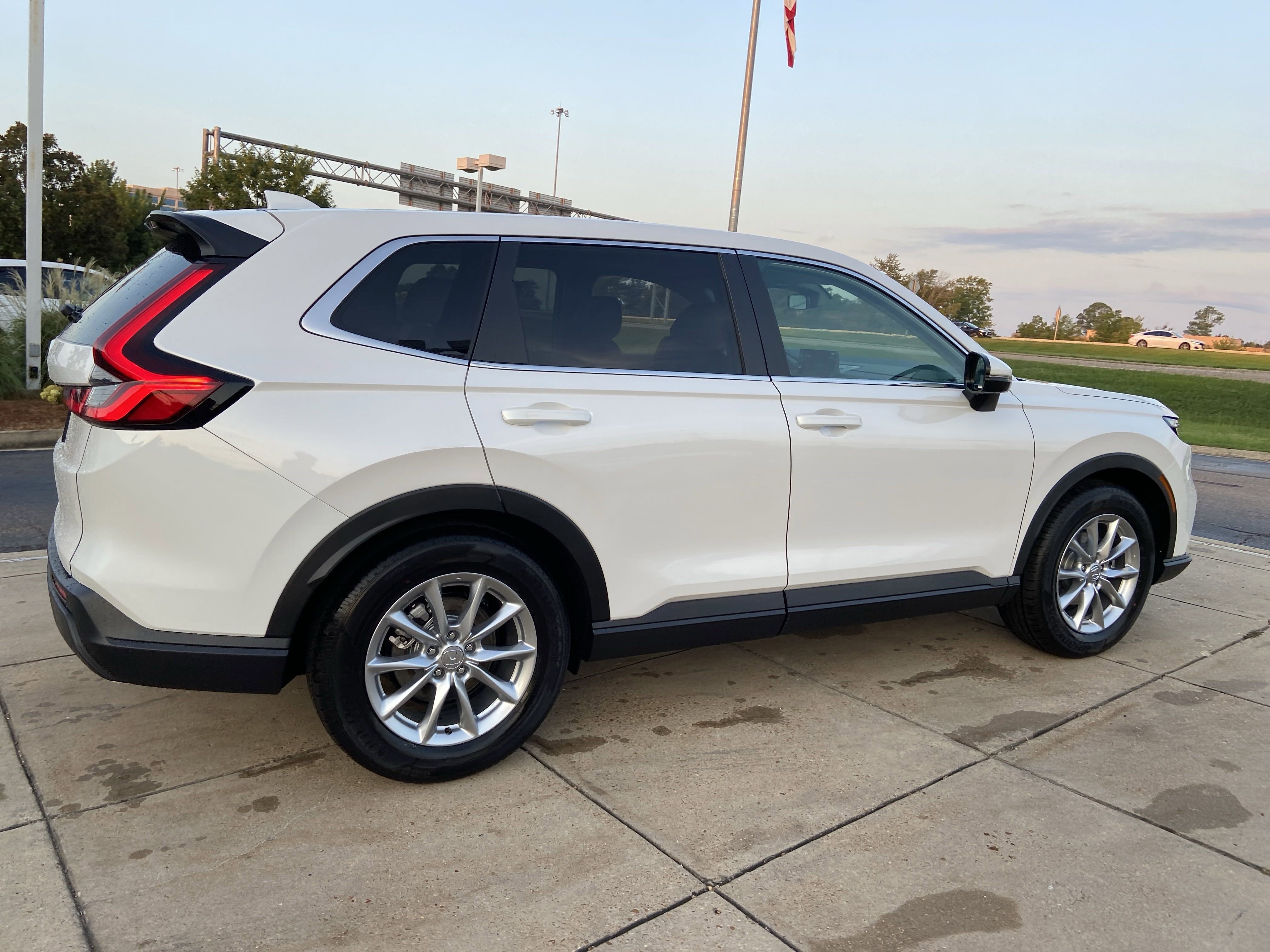 New 2026 Platinum White Pearl Honda EX image 11