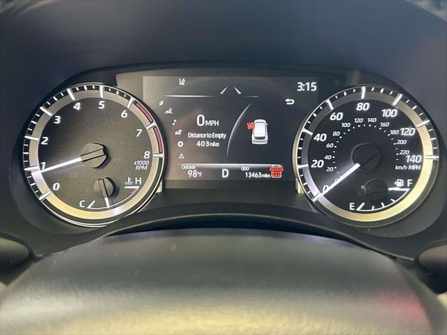 Certified Used 2025 WIND CHILL PEARL Toyota  image 28