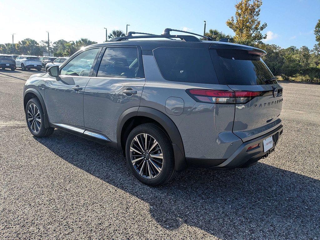 New 2026 Boulder Gray Pearl / Super Black Two-tone Nissan Platinum image 7