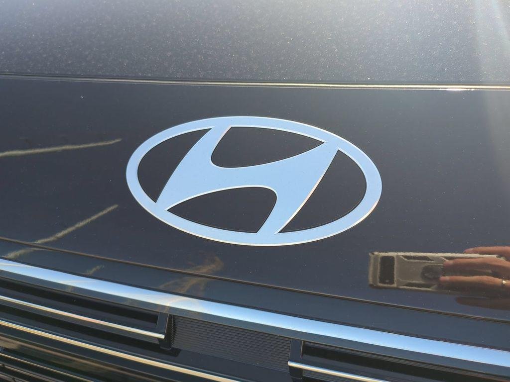 New 2027 Red Hyundai SEL FWD image 15