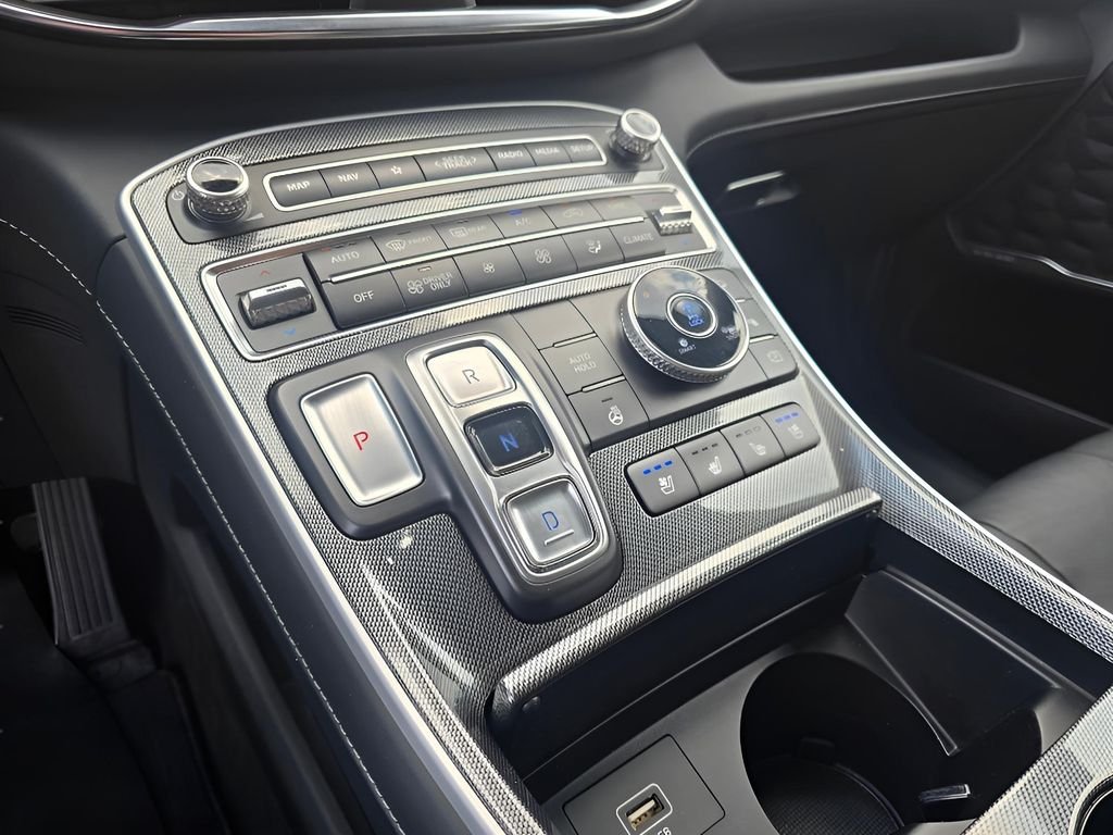 Used 2022 Quartz White Hyundai Limited image 18