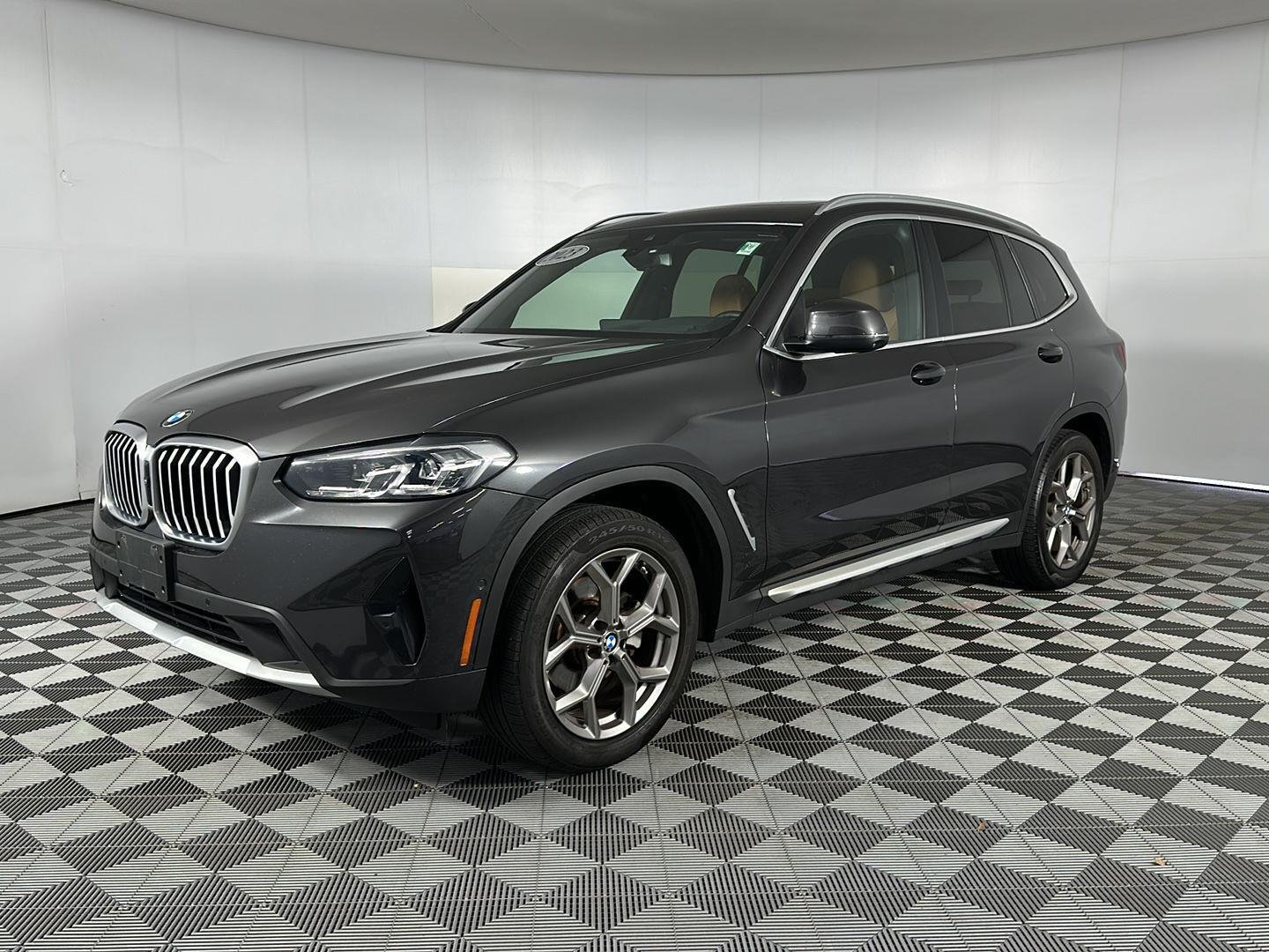 Used 2023 Dark Graphite Metallic BMW xDrive30i image 7
