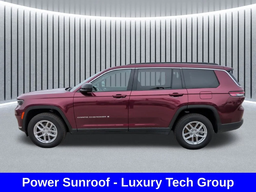 Used 2025 Red Jeep Laredo image 8