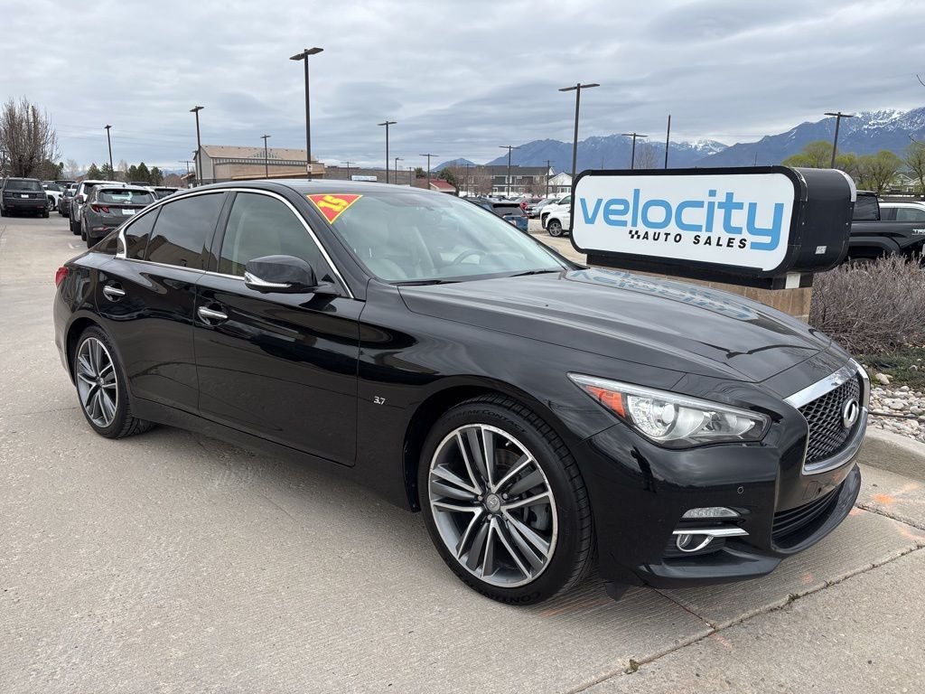 2015 INFINITI Q50 Premium