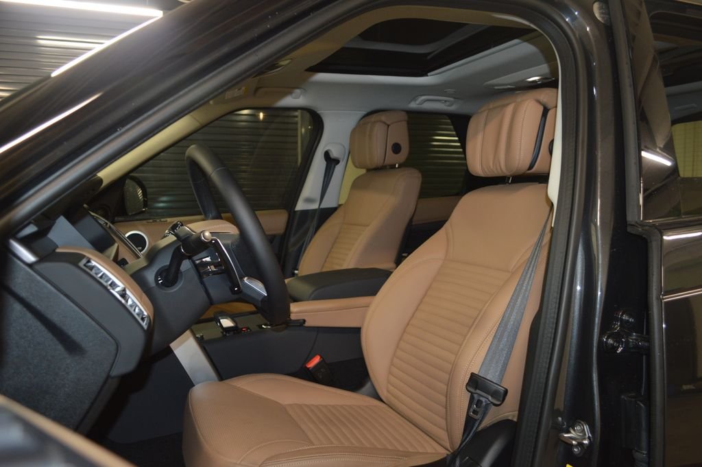 Used 2025 Gray Land Rover Metropolitan Edition image 16