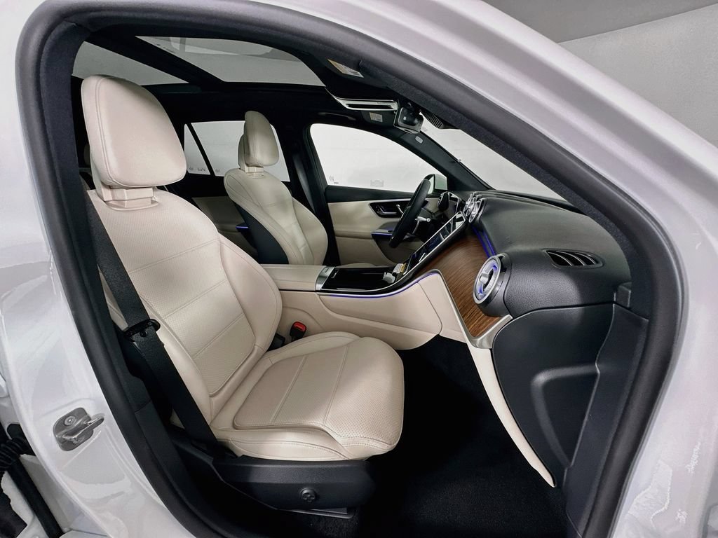New 2027 Polar White Mercedes-Benz GLC 350e image 64