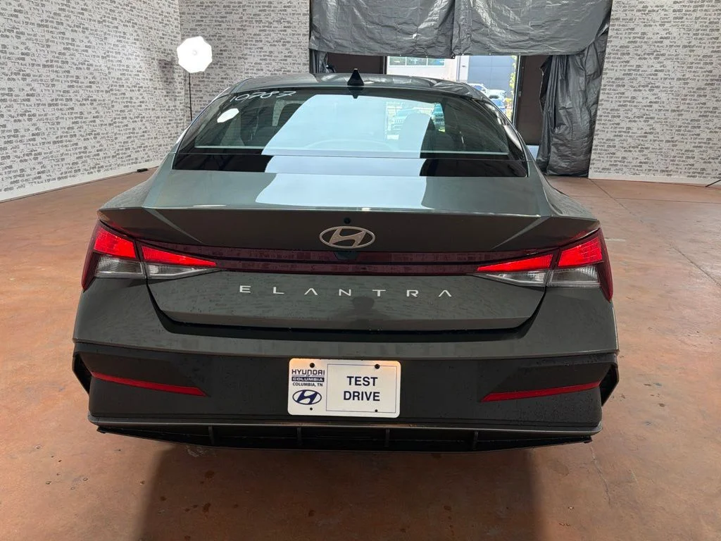New 2026 Amazon Gray Hyundai SE image 6