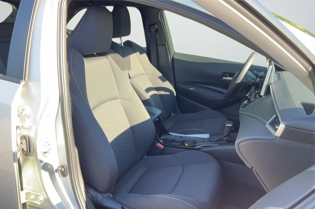 2023 Toyota Corolla Hatchback SE - Photo 20