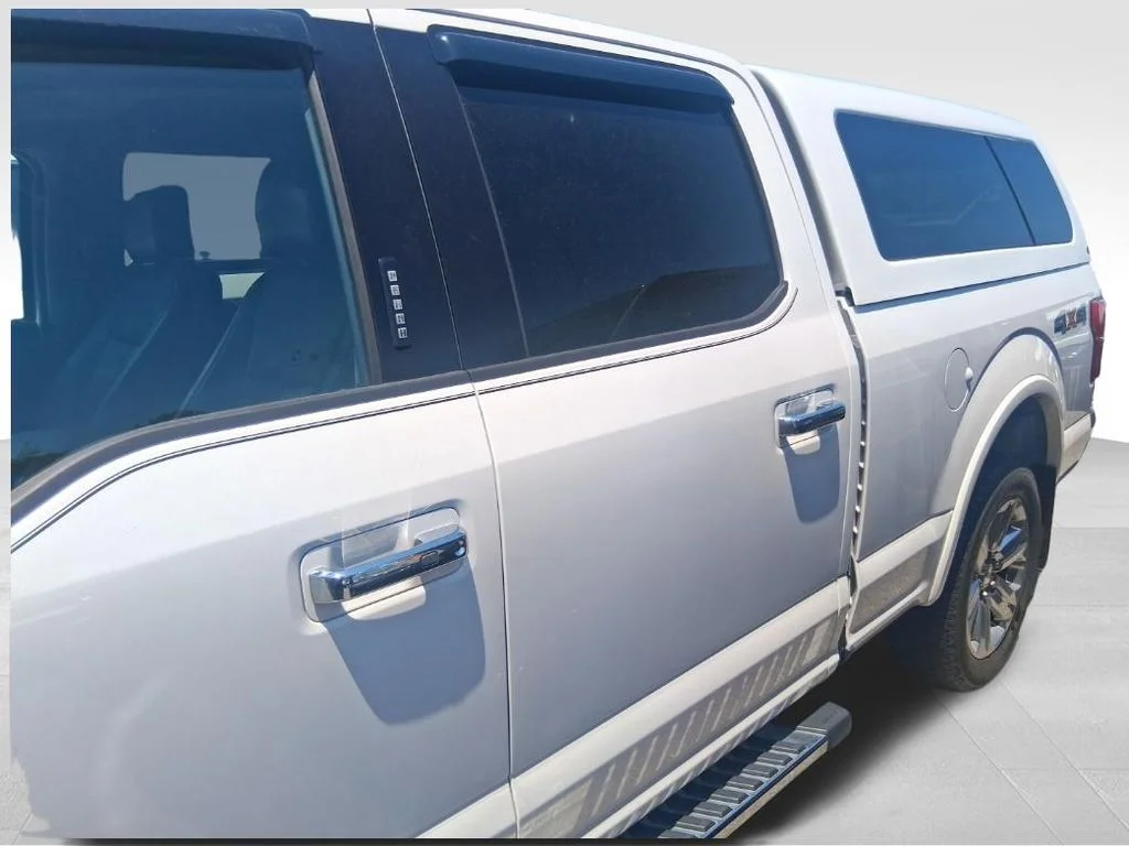 Used 2018 White Ford Lariat image 4