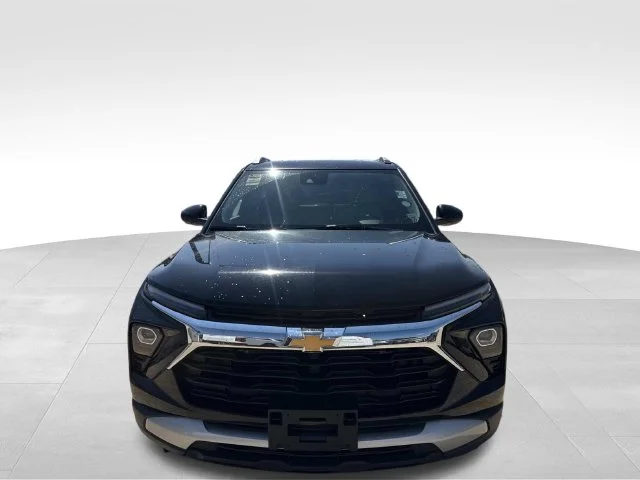 Used 2025 Black Chevrolet LT image 4