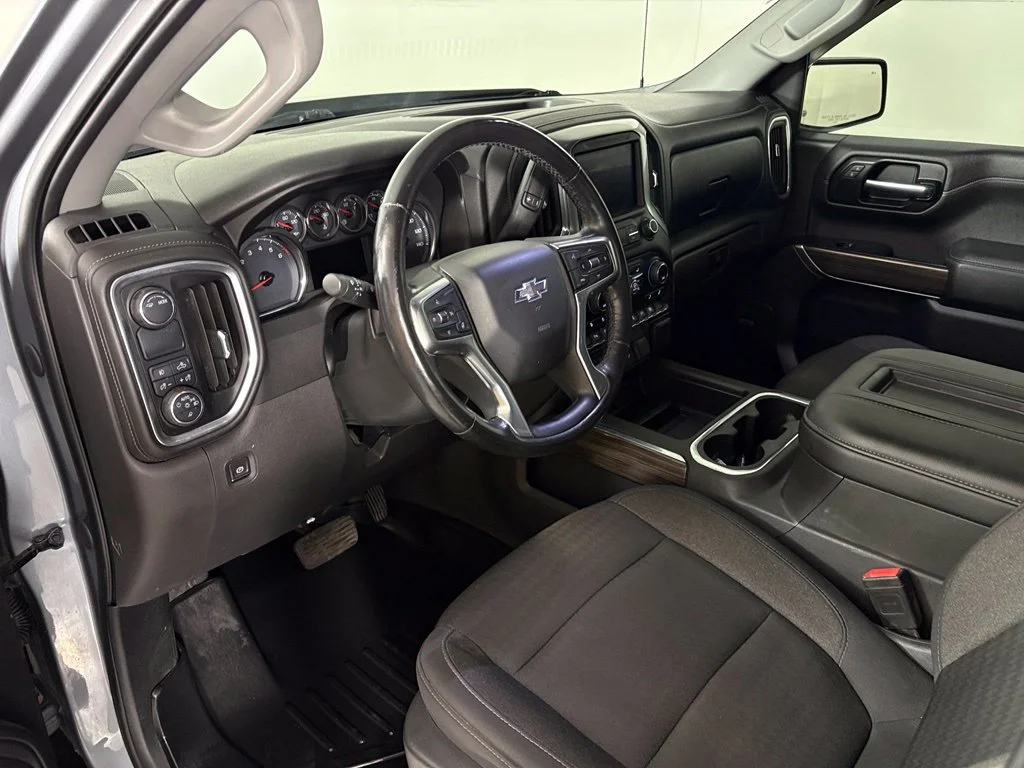 Used 2020 Gray Chevrolet RST image 21