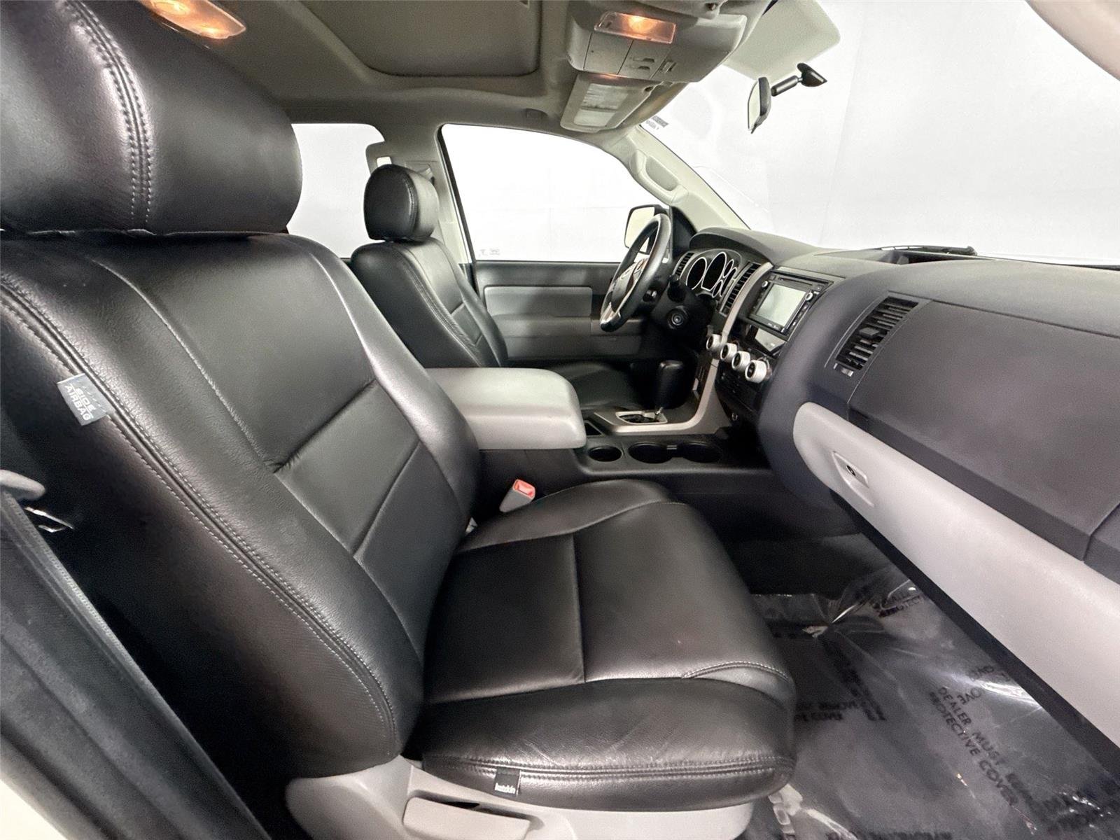 Used 2016 Super White Toyota SR5 image 39