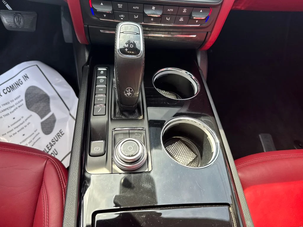 Used 2019  Maserati S GranLusso image 24