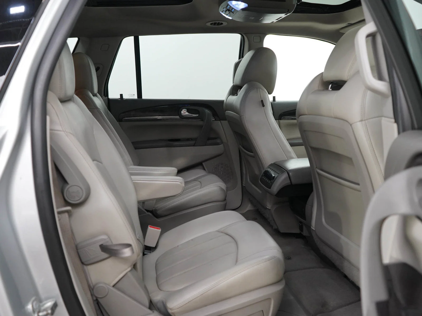 Used 2015 Quicksilver Metallic Buick Leather Group image 12