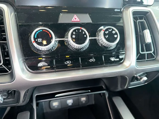 Certified Used 2023 Black Kia LX image 18
