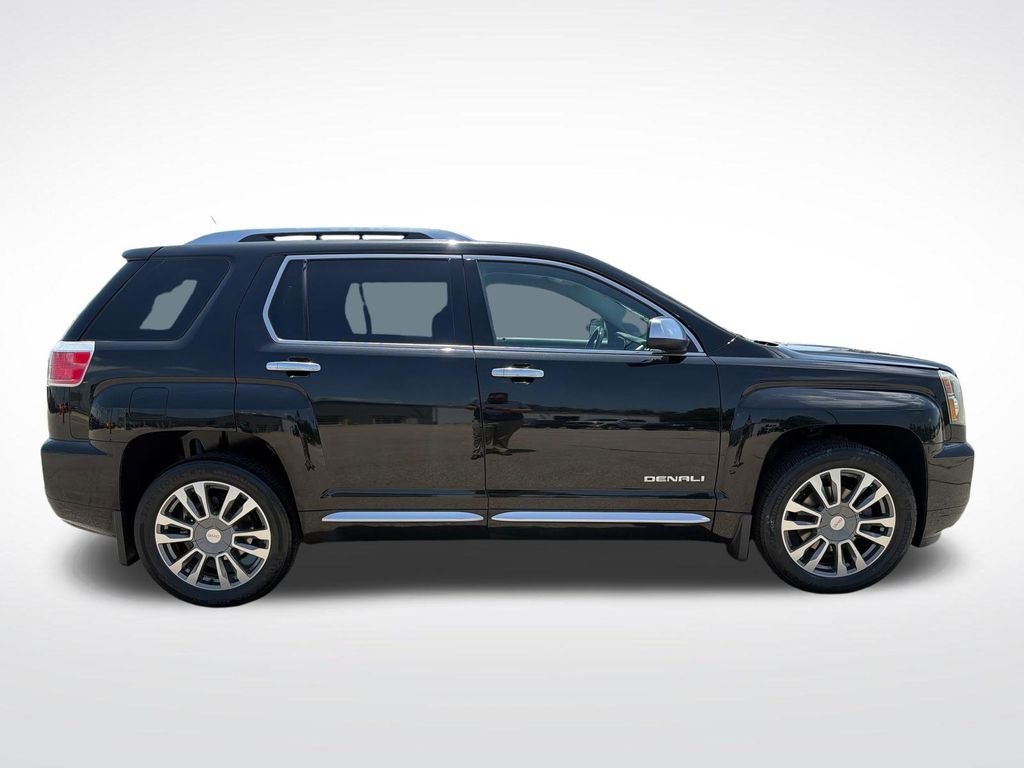 Used 2016 Black GMC Denali image 9