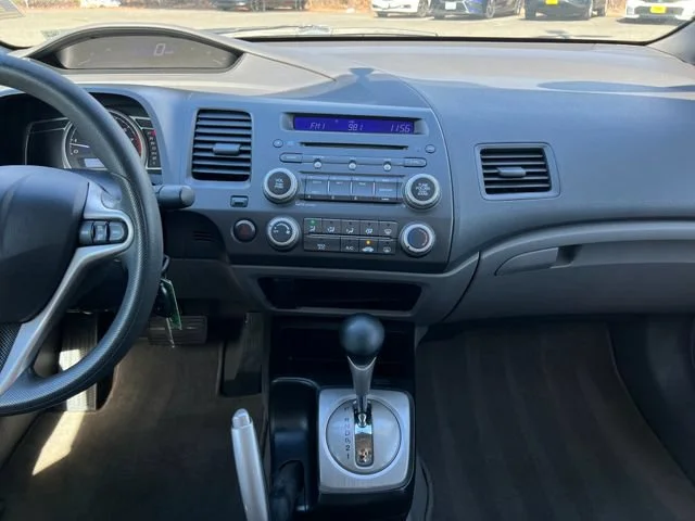 Used 2009 Alabaster Silver Metallic Honda LX image 19