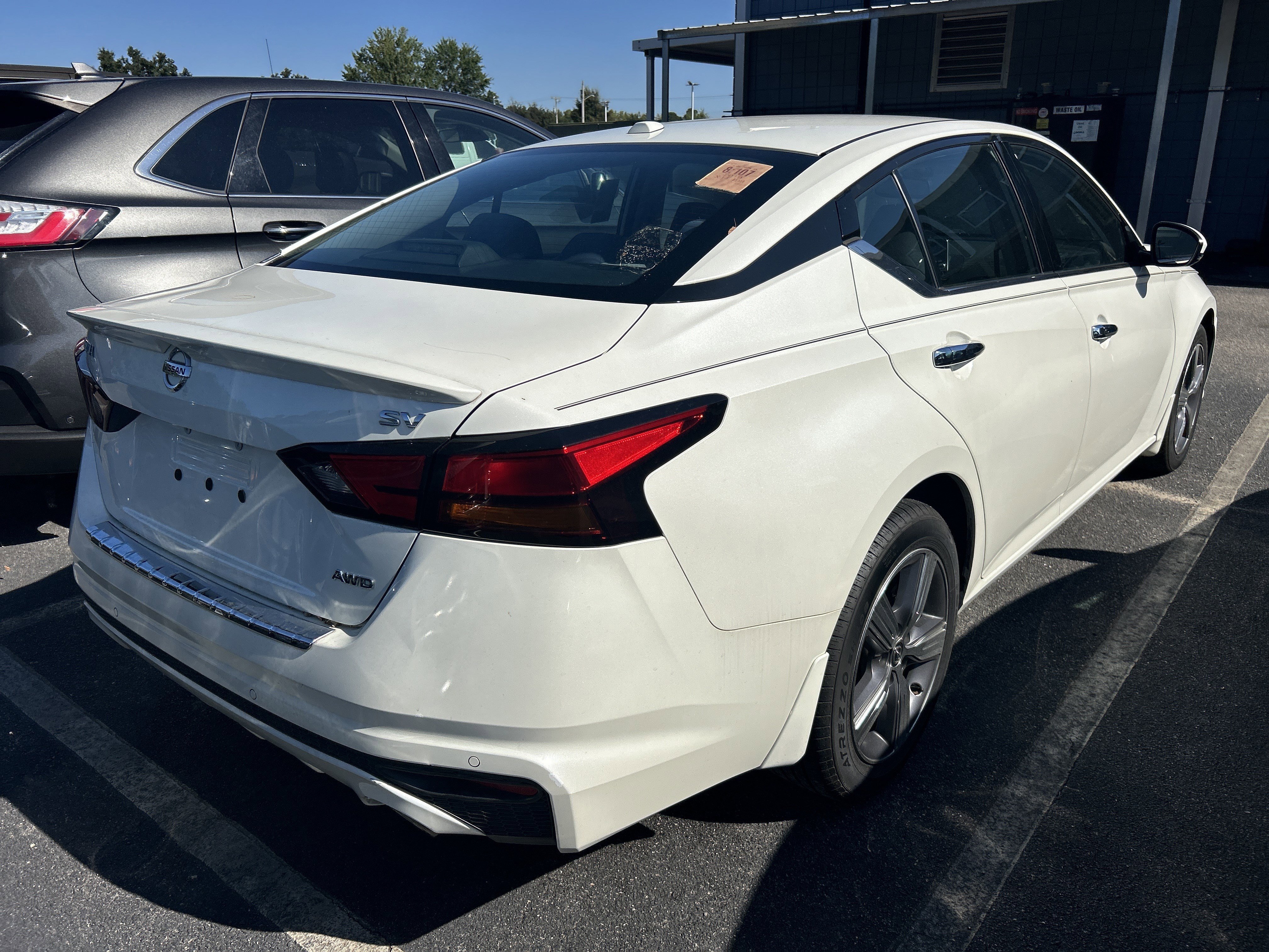 Used 2019 Pearl White Tricoat Nissan  image 3