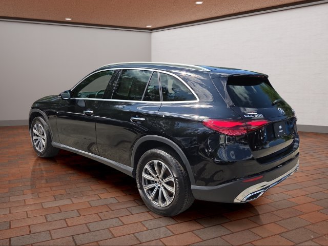 Used 2024 Black Mercedes-Benz GLC 300 image 28