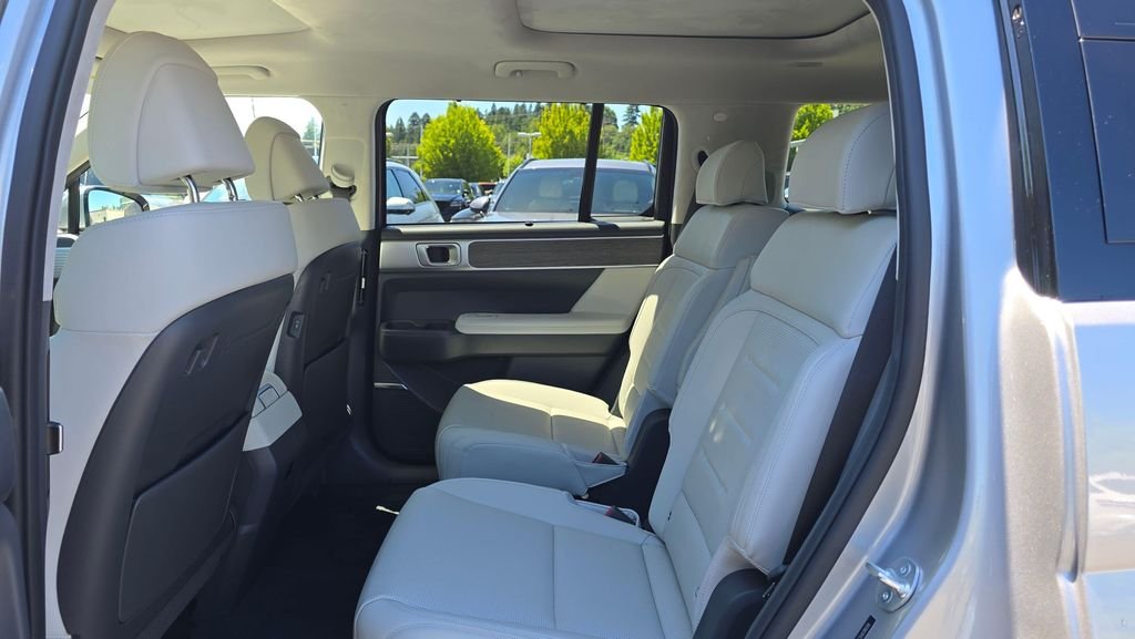 Used 2025 Shimmering Silver Hyundai Calligraphy image 16