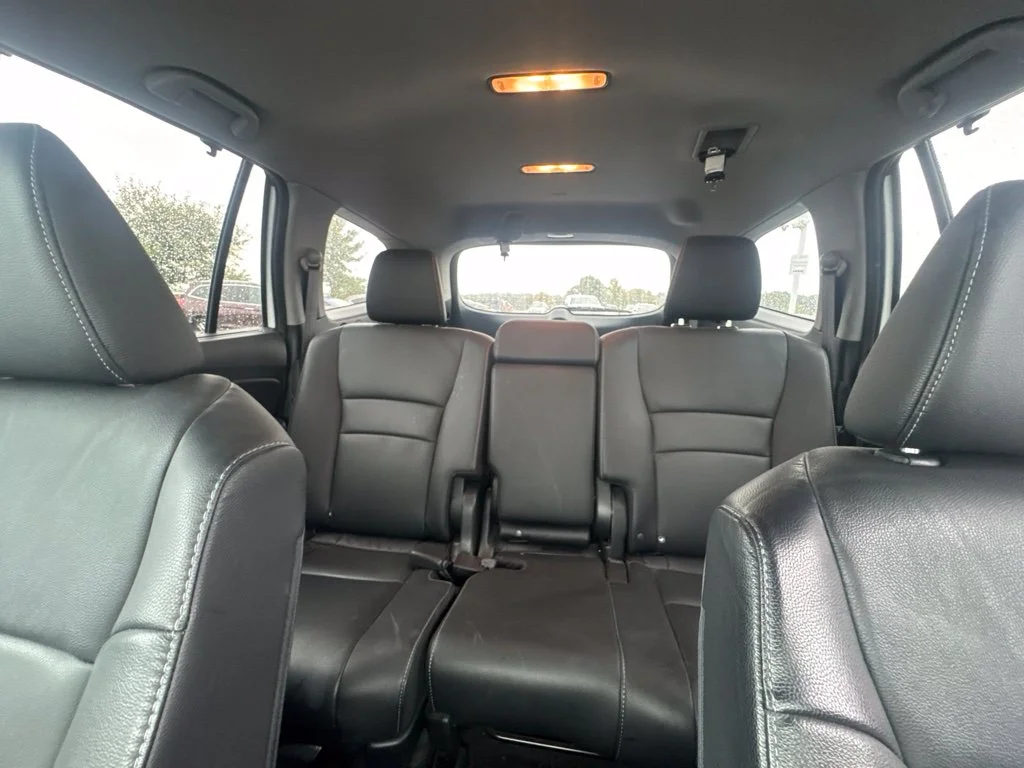 Used 2022 White Honda EX-L image 28