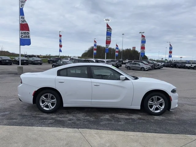 Used 2022 White Dodge SXT image 4