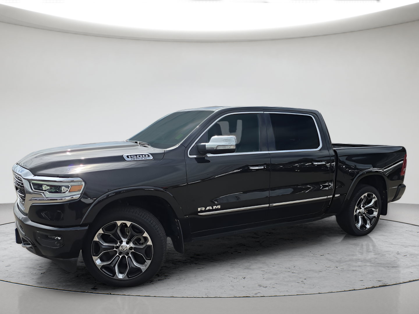 Used 2022 Diamond Black Crystal Pearlcoat Ram Limited image 2