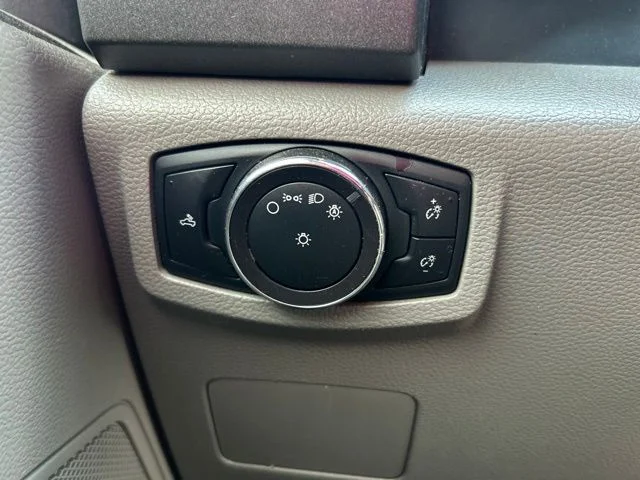 Used 2018 White Ford XL image 15