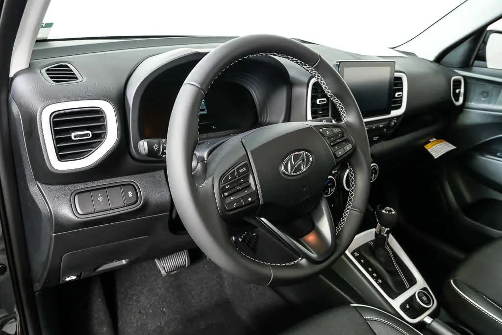 New 2026 Lunar White w/Black Roof Hyundai SEL w/Two-Tone Roof image 15