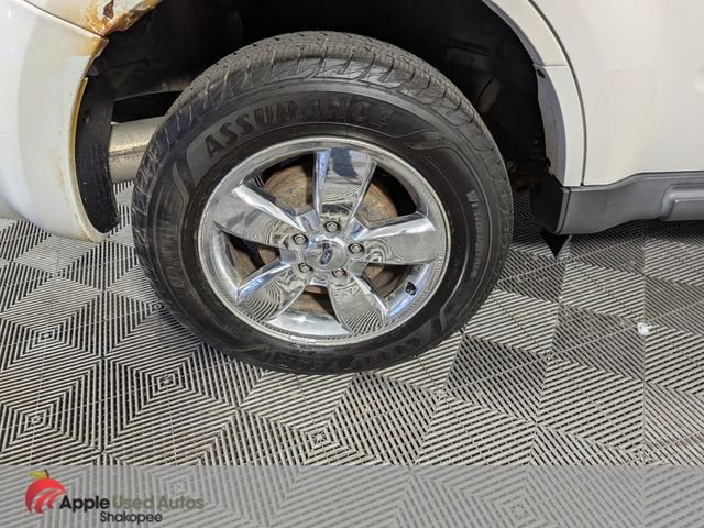 Used 2011 White Ford Limited image 43