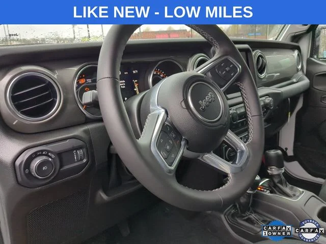 Used 2023 White Jeep Sahara image 23