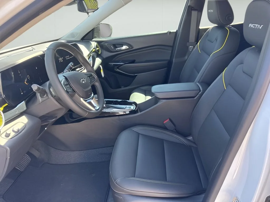 New 2026 Summit White Chevrolet ACTIV image 7