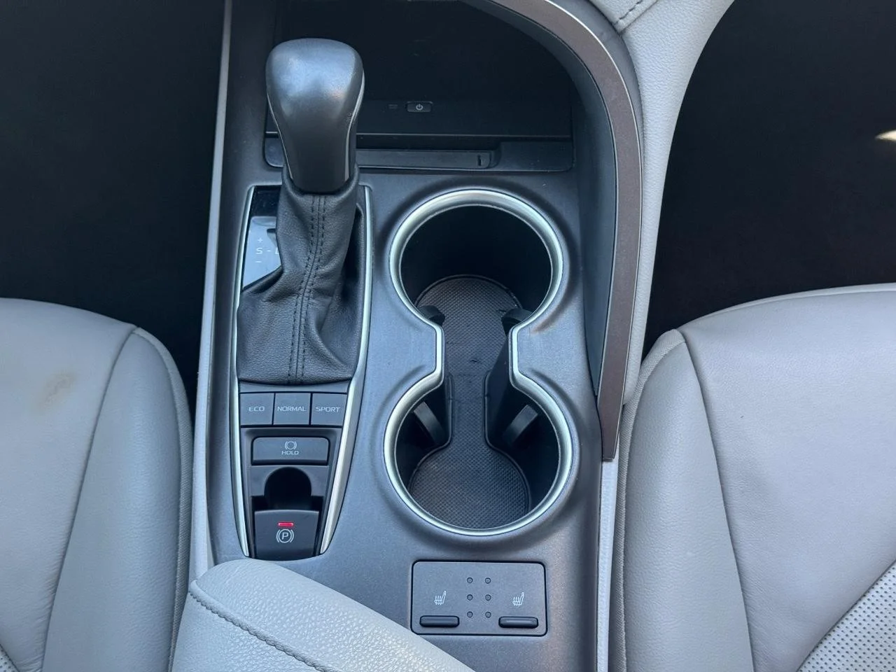 2024 Toyota Camry XLE - Photo 16