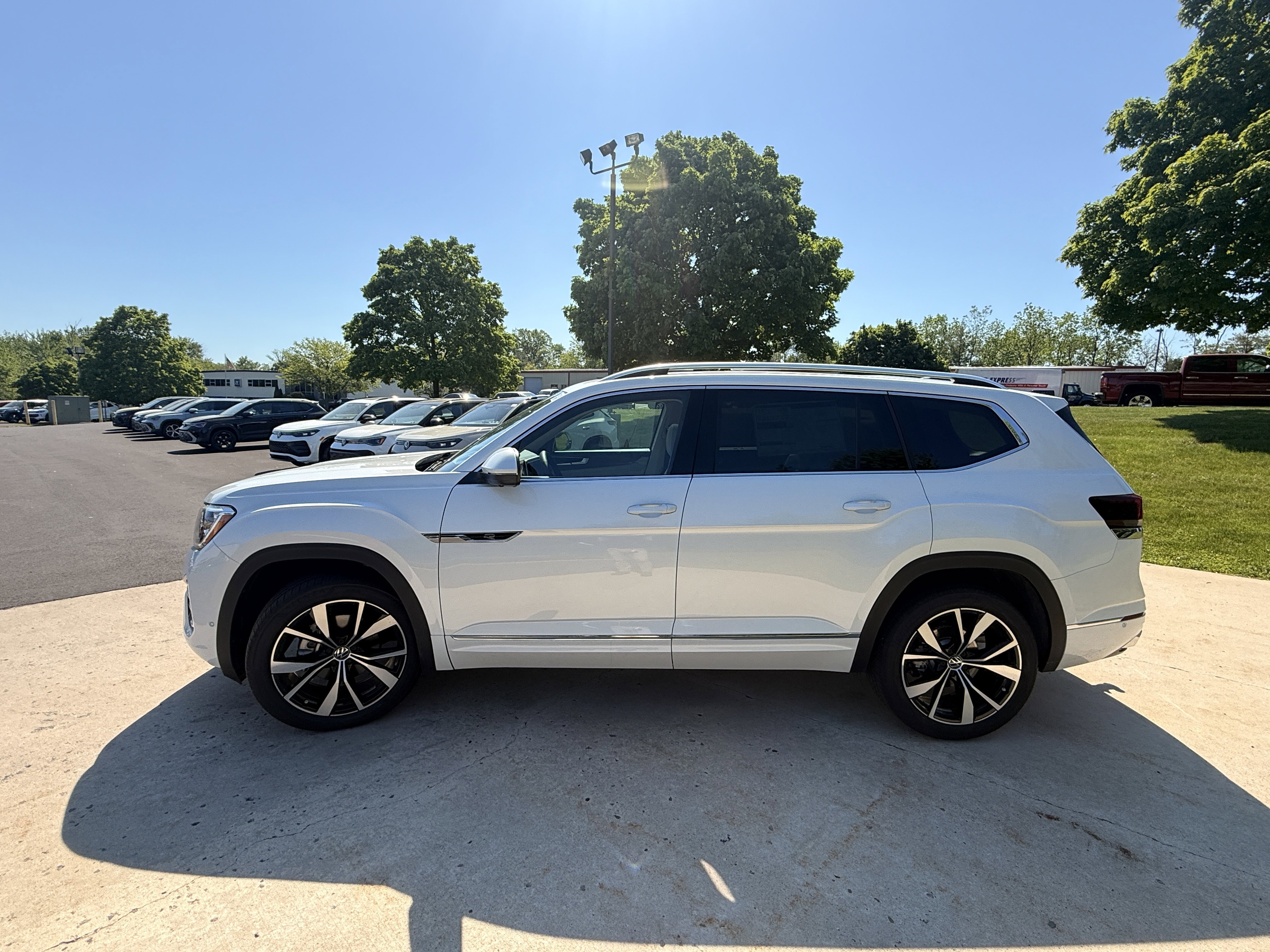 New 2026 Opal White Pearl Volkswagen 2.0T SEL Premium R-Line image 12