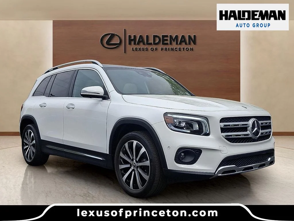 2022 Mercedes-Benz GLB GLB 250 4MATIC's photo