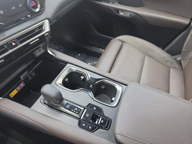 Used 2023 Iridium Lexus 350h Luxury image 24